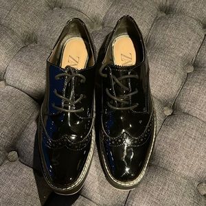 Zara “Oxford” patent leather platform
